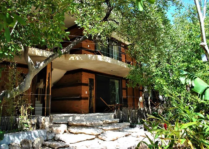 Sunset House Hotel